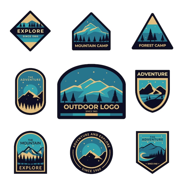 Набор синих значков с логотипом приключений для скаутов, путешественников и альпинистов.