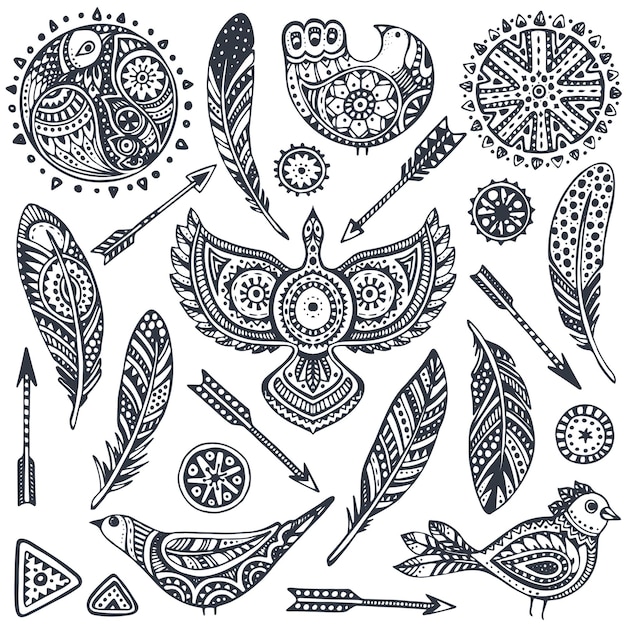 Набор рисованной этнических элементов птиц, перьев, стрел.