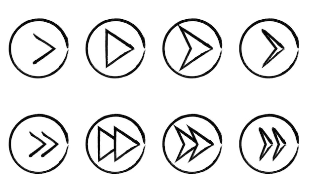 Set van schattige en eenvoudige pijl iconen in handgetekende zwart-witte driehoek afspelen snel vooruit ronde knop type