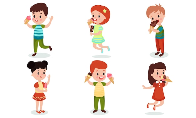 Set van zes cartoon personages van gelukkige kinderen in verschillende poses met verschillende soorten ijs van verschillende kleuren scoops popsicle waffle kegels Vector Illustraties geïsoleerde witte achtergrond