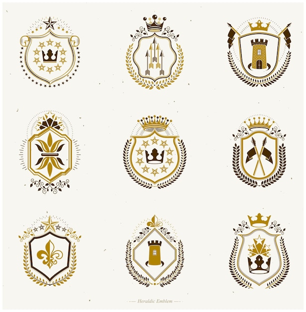 Vettore set di emblemi vintage vettoriali creati con elementi decorativi come corone, stelle, ali di uccelli, armeria e animali. collezione di stemmi araldici.