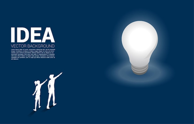 Vettore silhouette di uomo d'affari e imprenditrice in piedi e puntare il dito sulla lampadina business concept di idea creativa e soluzione