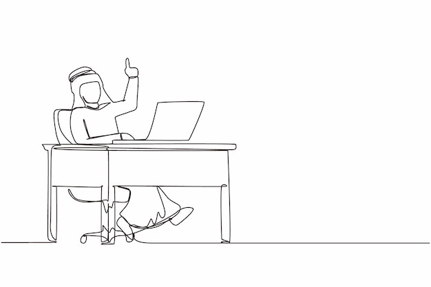 Single one line drawing Arabic businessman getting bright new idea while working with laptop on desk