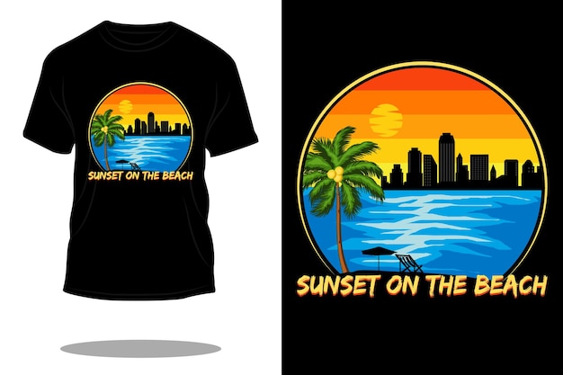 Tramonto sulla spiaggia design retrò t-shirt