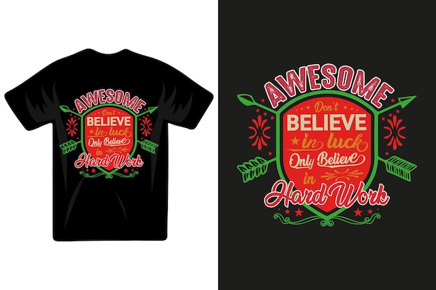 フロントに「Amazing」と書かれたTシャツ。