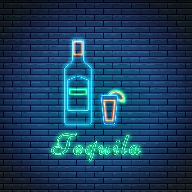 Tequila fles en glas met belettering in neon stijl op bakstenen achtergrond. cocktailbar symbool, logo, bord.