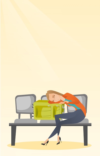 Vermoeide vrouwenslaap op koffer op de luchthaven.