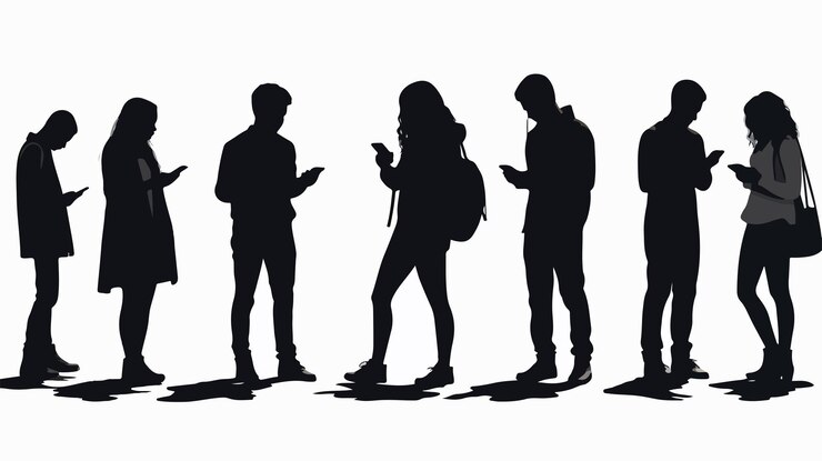 Verschillende silhouetten van mensen die hun smartphone buiten gebruiken