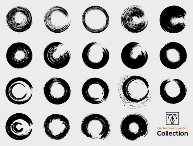 Verzameling van geïsoleerde cirkels handgeschilderde. Zwarte handgeschilderde penseelstreken. Grunge ronde kaders instellen.