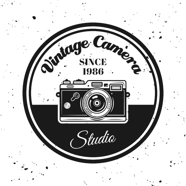 Vintage camera vector ronde embleem, label, badge of logo in zwart-wit stijl op gestructureerde achtergrond