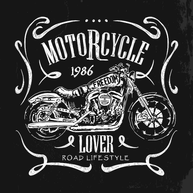 T-shirt vettoriale disegnato a mano moto d'epoca.