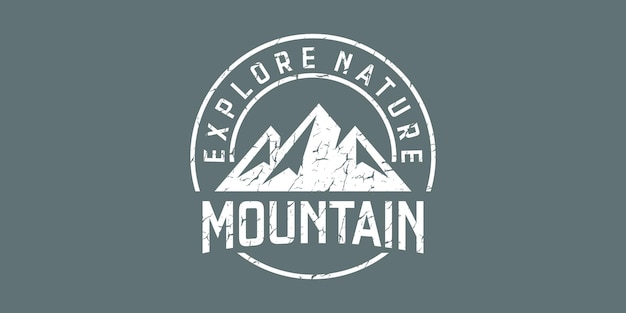 Vettore disegno del logo vintage di una montagna o di una vetta