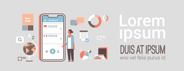 vrouw met behulp van mobiele vertaler applicatie