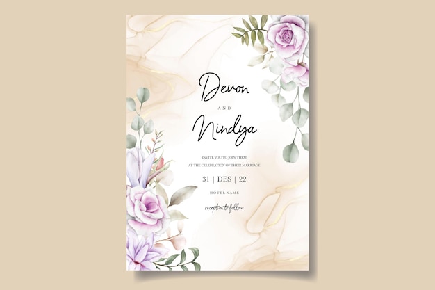 Vettore carta di invito a nozze con bellissimo fiore viola dell'acquerello