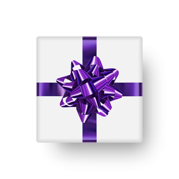 Белая реалистичная подарочная коробка с блестящим фиолетовым бантом в форме звезды и с падающей тенью.