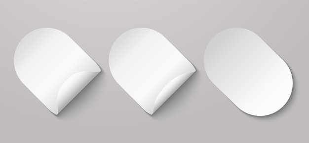 Adesivi adesivi rotondi bianchi con bordi curvi. modello di nota vuota, adesivo pubblicitario con bordo tornito.