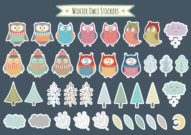 Collezione di adesivi winter owls. elementi decorativi di natale, alberi, brunch, foglie. illustrazione vettoriale