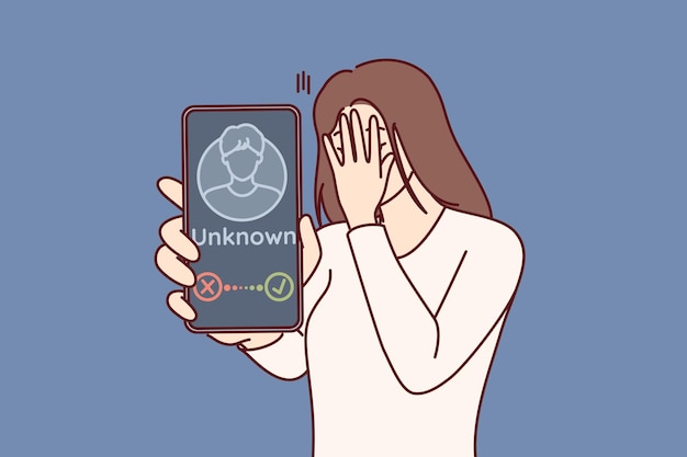 여성은 익명의 스토커로부터 전화를 받고 손으로 얼굴을 가린 스마트폰 화면을 보여줍니다.