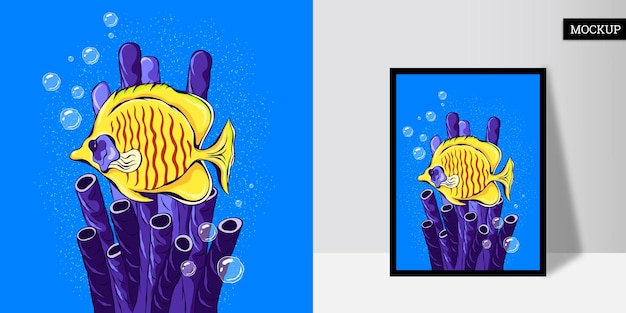 Желтая рыба, которая плавает в море между кораллами