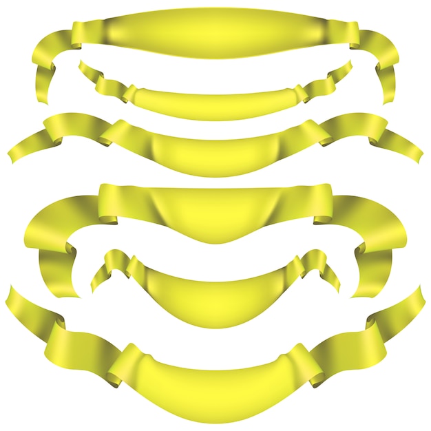 Accumulazione del nastro giallo isolata su bianco.