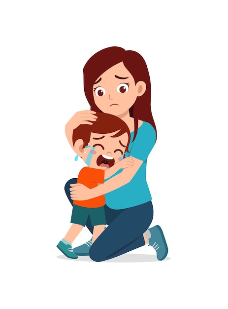 Молодая мать обнимает плачущего маленького мальчика и пытается утешить