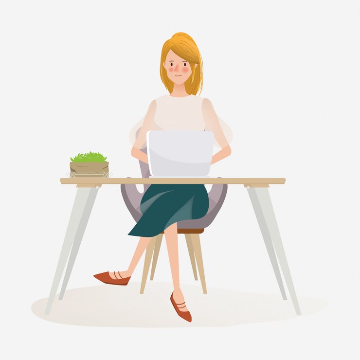 Молодая женщина работает на ноутбуке внештатной работы.