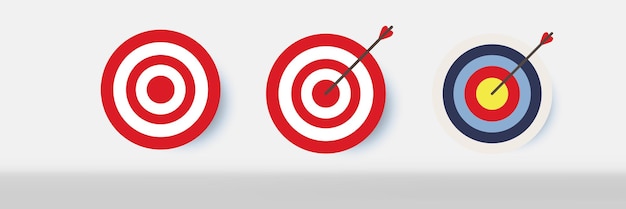 archery target set with and without an arrow