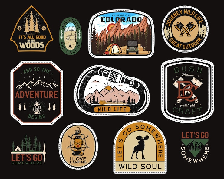 Vektor vintage camp patches logos, mountain badges set. hand drawn stickers designs. travel expedition, backpacking labels. outdoor hiking emblems. logotypes collection. stock vector.