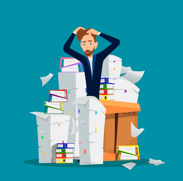 Biznesmen stoi wśród stosu dokumentów pakietu office