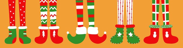 Dziecięce stopy w zabawnych skarpetkach i filcowych butach. Dzieci w strojach świątecznych elfów. Impreza tematyczna. Tradycyjne świąteczne kolory. Edytowalna ilustracja wektorowa