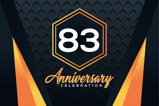 Logo z okazji 83. rocznicy z pomarańczowymi numerami z białym wzorem wektorowym