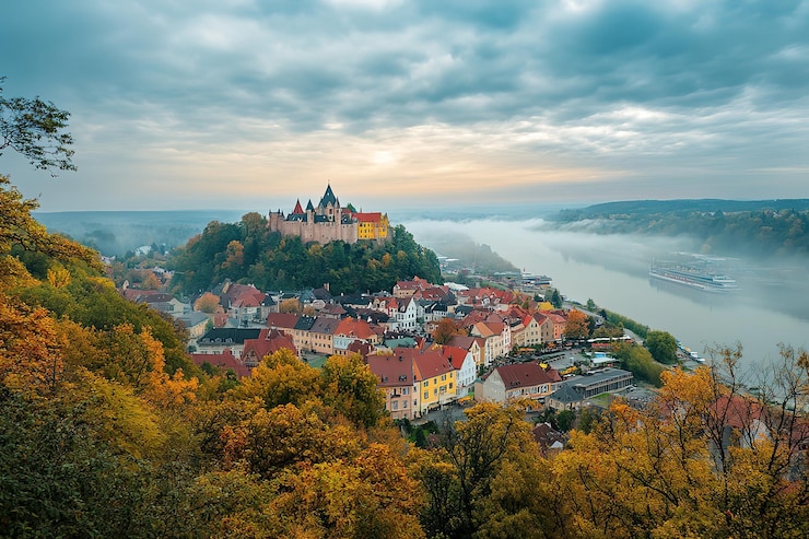 Wektor majestic coplex castle a fairytale realm waits odkryj wielkość i piękno tego