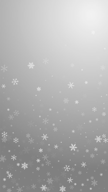 Rzadki śnieg Boże Narodzenie Tło. Subtelne Latające Płatki śniegu I Gwiazdy Na Szarym Tle. Niesamowity Szablon Nakładki Zimowego Srebrnego Płatka śniegu. Wspaniała Pionowa Ilustracja.