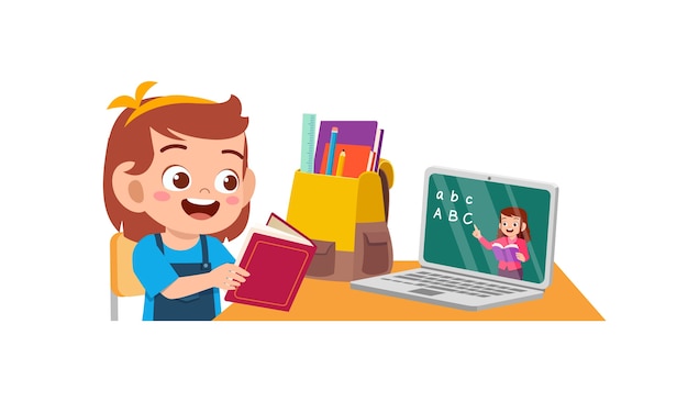 Szczęśliwe słodkie małe dziecko uczy się w domu z laptopem podłączonym do internetu.