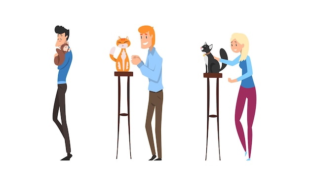 Właściciele prezentujący swoje czystej rasy koty na konkursie Pet Show Set Cartoon Vector Illustration