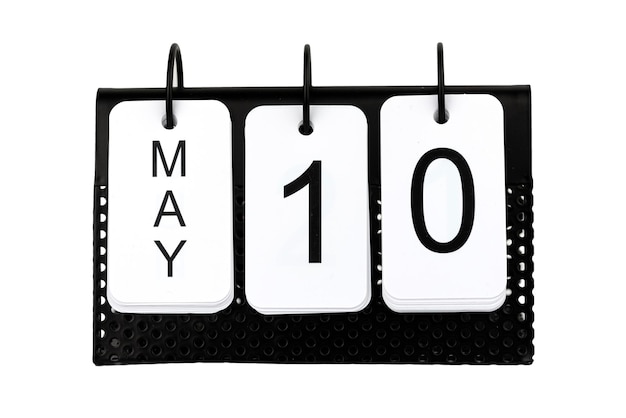 10 maja - data w metalowym kalendarzu