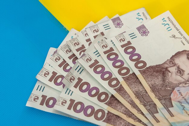 1000 Nowych Banknotów Ukrainy Na żółto-niebieskim Tle