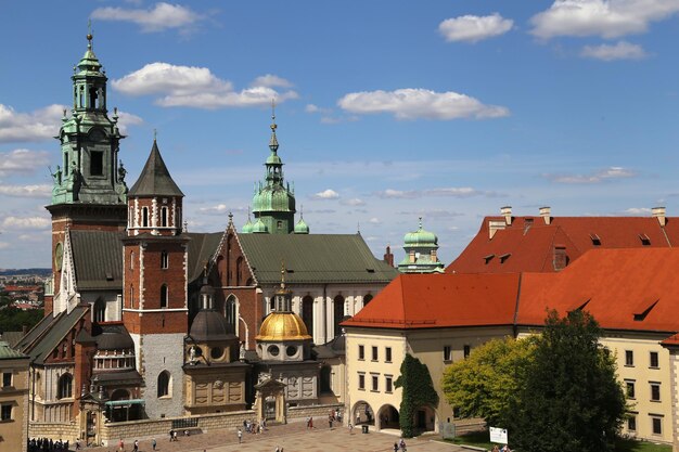 Zdjęcie - 2004 kraków wawel zamek wawel katedra widok budynków na tle nieba w mieście