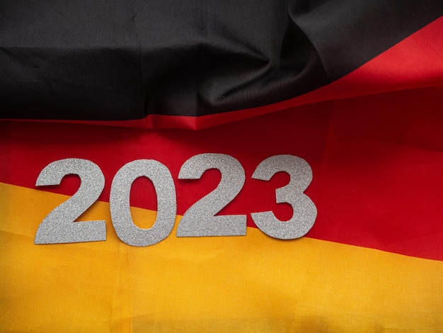 2023 na tle niemieckich flag