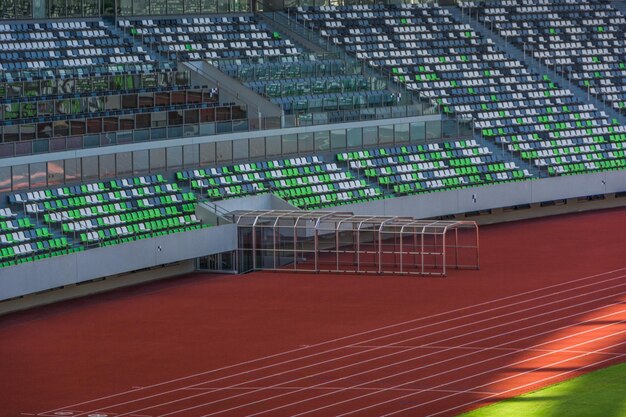 Zdjęcie 24 lutego 2011 londyn uk czerwone siedzenie i wnętrze stadionu piłkarskiego wembley londyn uk