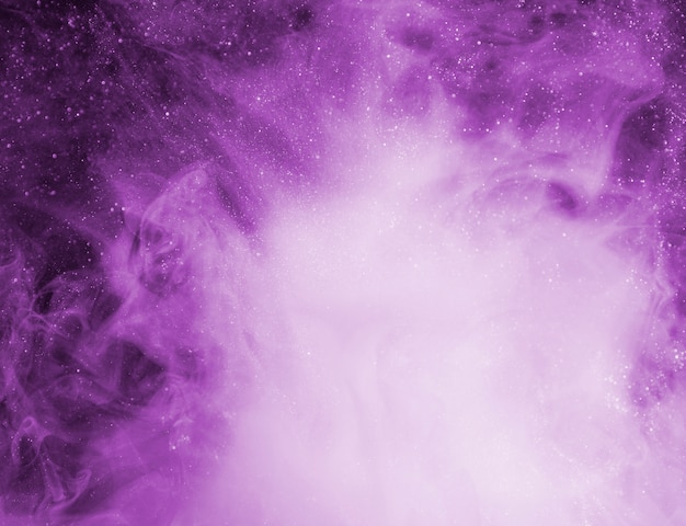 Abstrakcjonistyczna purpurowa mgła z kawałkami