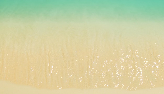 abstrakcyjne białe piaskowa plaża tło światła słońca na powierzchni wody piękne abstrakcyjne tło