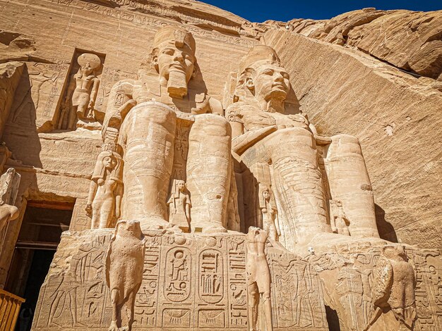 Abu Simbel skała w Nubii dwie starożytne świątynie egipskie czasy Ramzesa II