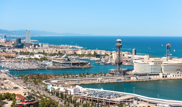 Aeria widok Barcelona miasto i plaża, Hiszpania