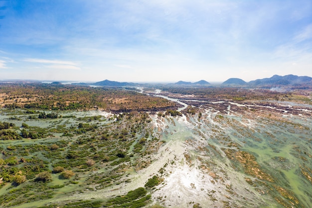 Aerial panoramiczny 4000 wysp Rzeka Mekong w Laosie, wodospady Li Phi