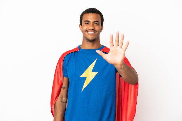 African American Super Hero mężczyzna na białym tle, licząc pięć palcami