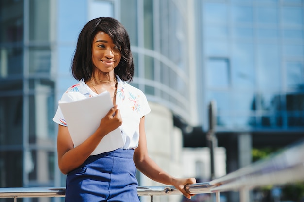 Afroamerykanin portret bizneswoman, do pasa