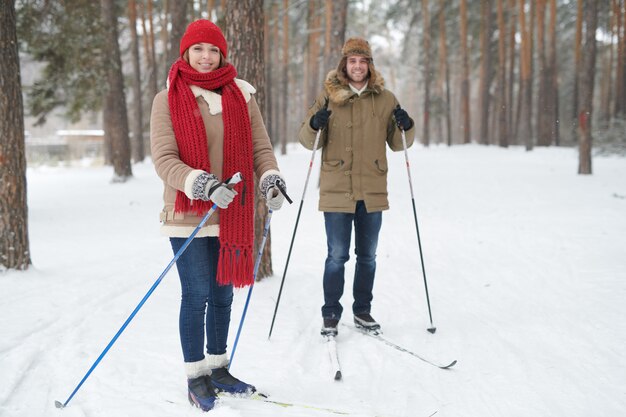 Zdjęcie aktywne narciarstwo dla par