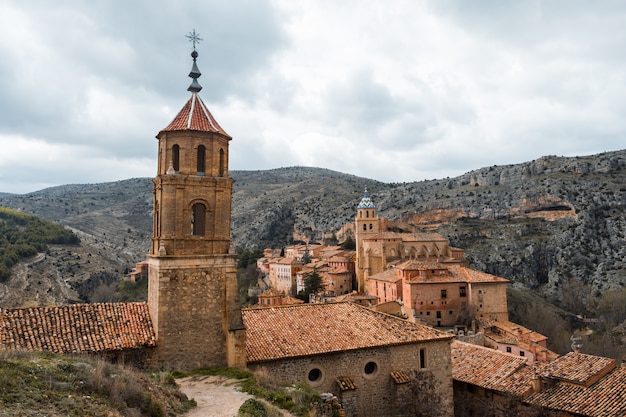 Albarracin to małe średniowieczne miasto położone w Teruel w Hiszpanii