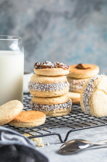 Alfajores: tradycyjne peruwiańskie ciasteczka nadziewane karmelem